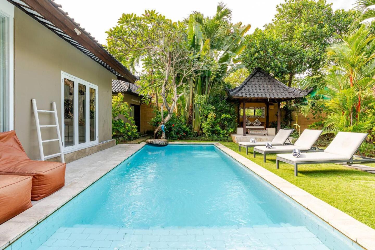 Sitara Villa Seminyak Esterno foto