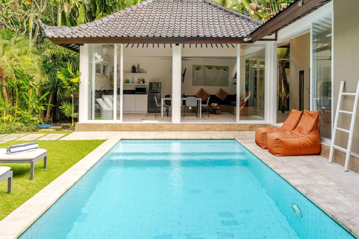Sitara Villa Seminyak Esterno foto